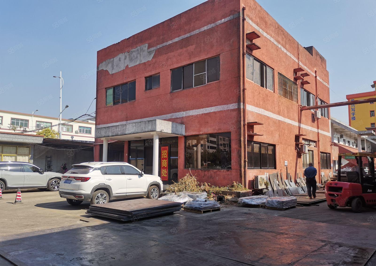 龙岗主干道边标准厂房7米高重工业厂房带装修3600平方出租！