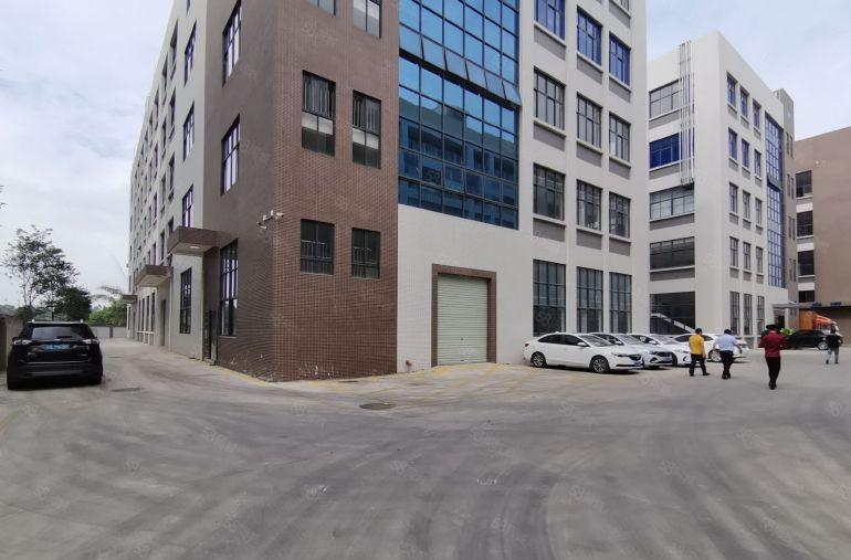 龙岗宝龙高新区原房东红本厂房新出楼上2350平方带装修出租！