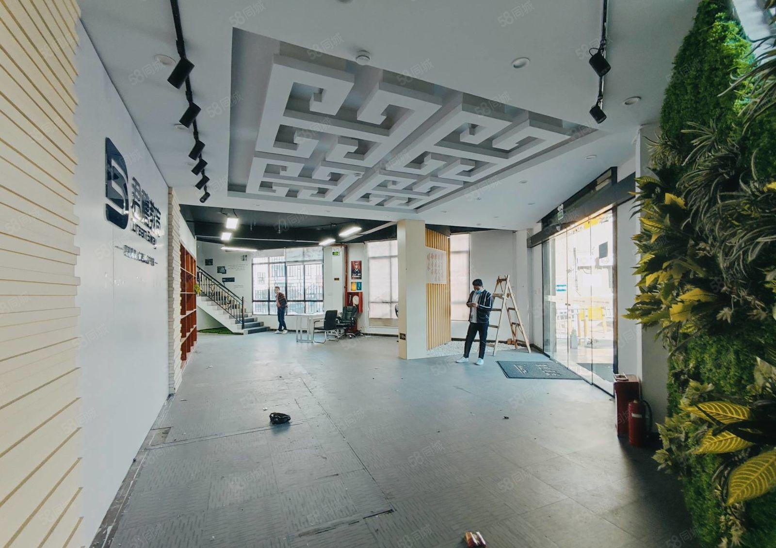 坂田光雅园地铁旁独栋3层1300平，正对马路适合商业办公培训