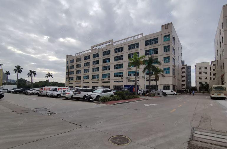 龙岗平湖华南城地铁口2000平厂房出租100平分租带办公装修