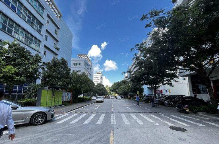 龙岗宝龙地铁口独门独院工业区厂房仓库12000平.大小可分租