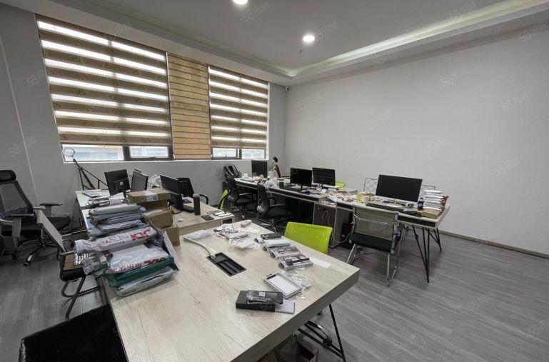 100平起租平湖府城坳楼上2200平带装修厂房仓库办公室出租