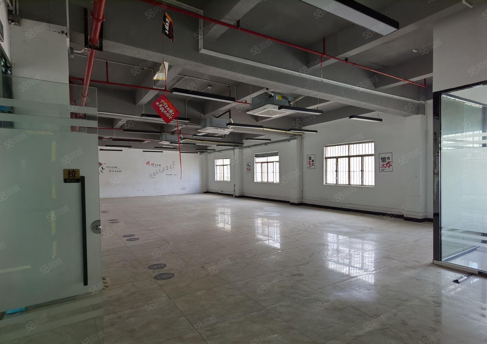 塘坑六约双地铁口新车厂房，超大空地，200平起租