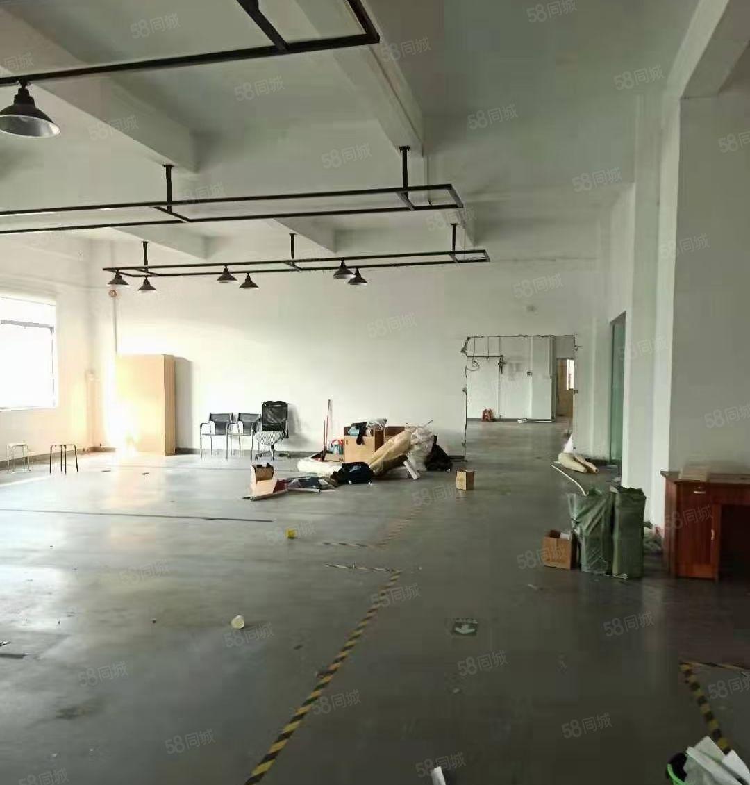 龙岗中心城爱联一楼厂房400平方710平方租金23元一平方