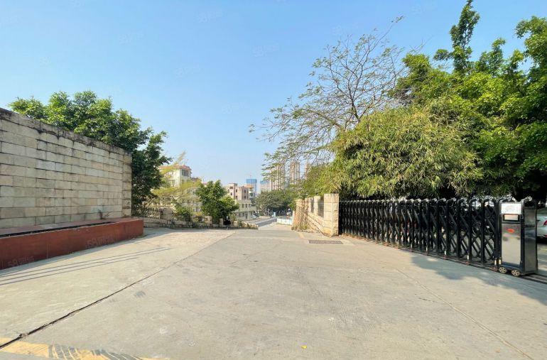 横岗原房东红本工业园区500平精装修办公室带露台 秒杀价