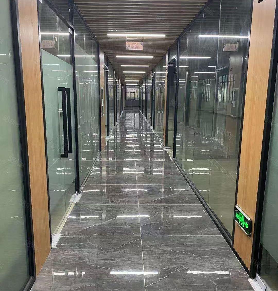 100起租龙岗中心城地铁站创业园2000平方出租有设共享办公