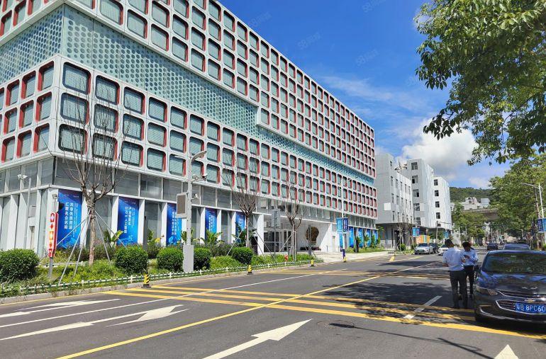 横岗安良原房东一楼1000平实际面积现成装修仓库厂房低价出租