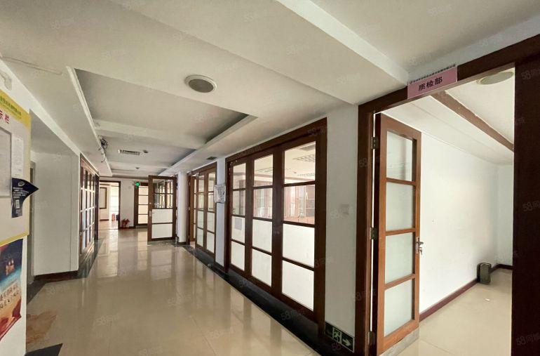 横岗原房东红本工业园区500平精装修办公室带露台 秒杀价