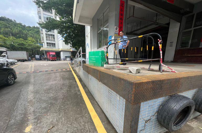 横岗永湖地铁出租一楼带卸货平台1000平方，可分500平方