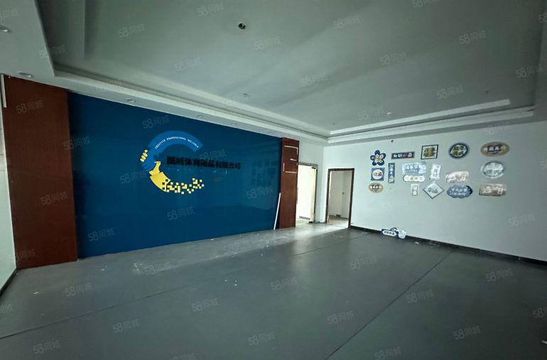 平湖富民工业区超大空地厂房一楼2450平米招租，可以分租