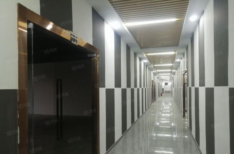 龙岗南联2000平低价精装修厂房出租交通便利，空地大