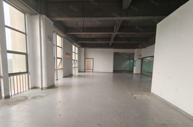 坂田五和云里智能园的小独栋1200平。这里有完善配套设施