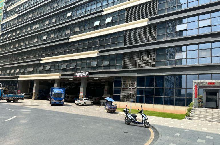 平湖华南城开发商直租全新科技园独栋1000平有红本可办环评