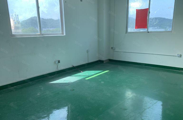 龙岗中心城爱联地铁站3楼350平厂房仓库出租带地坪漆办公室等