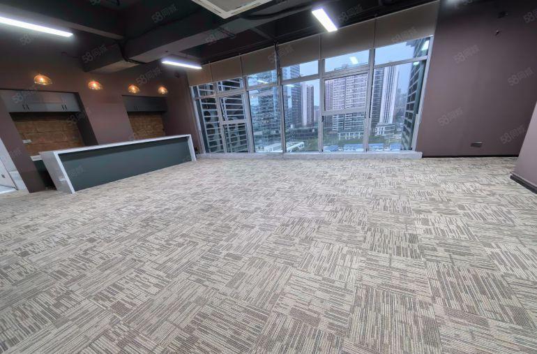 龙岗中心城精装修办公室682平