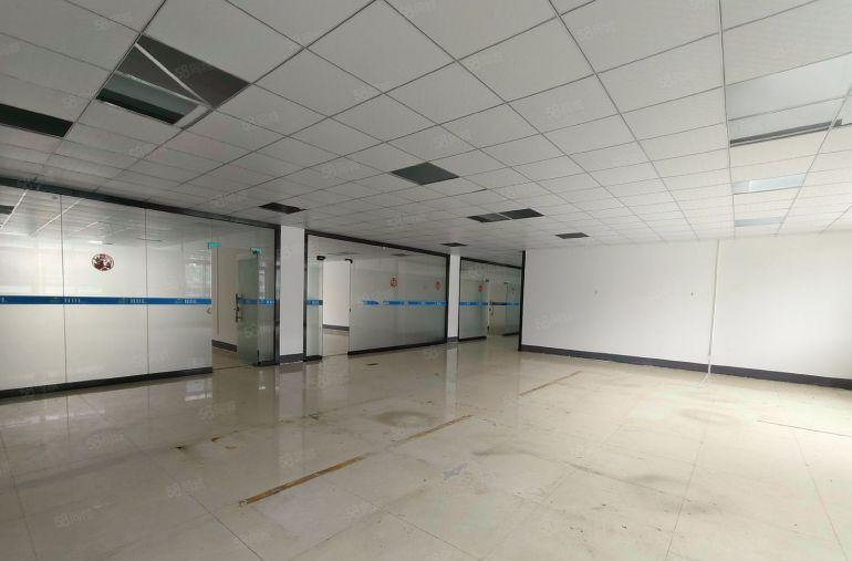 4百平起分租龙岗宝龙工业园楼上1600平厂房仓库出租交通便利