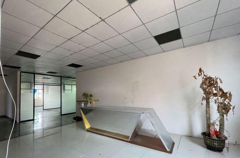 平湖原房东红本独院厂房6800平出租，带装修可分租，可办环评