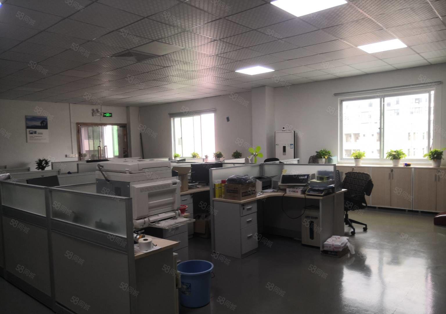 平湖华南城机荷高速出口3楼1200平方带精装修招租