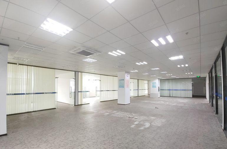 龙岗中心城地铁口工业园一楼880平方厂房仓库出租带卸货平台