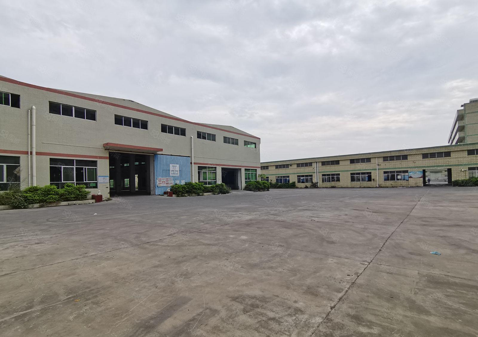 平湖独门独院一万平厂房出租高速出口交通便利可进大货车