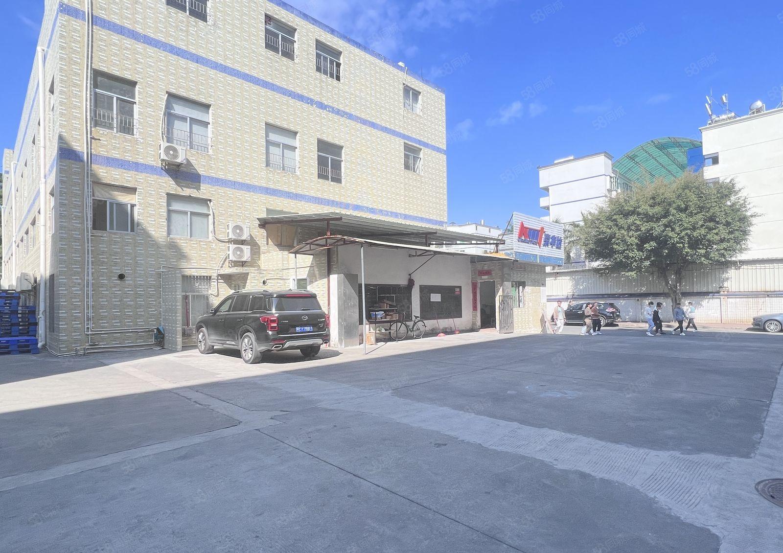 平湖上木古楼上1300平精装厂房出租交通便利带超大空地好停车