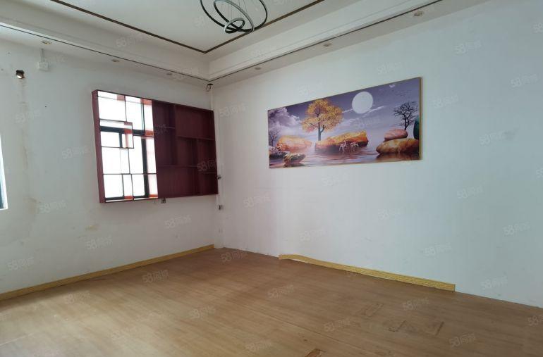 塘坑地铁站140平厂房出租，现成装修，适合电商办公！