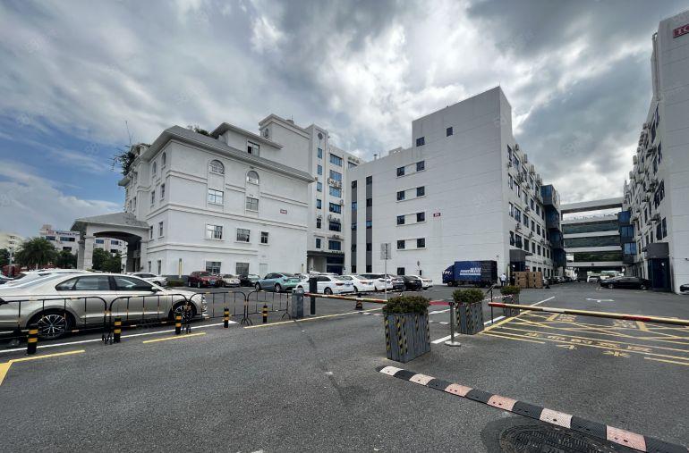 坂田五和地铁口电商园1000平方原房东标准厂房出租大小分租。