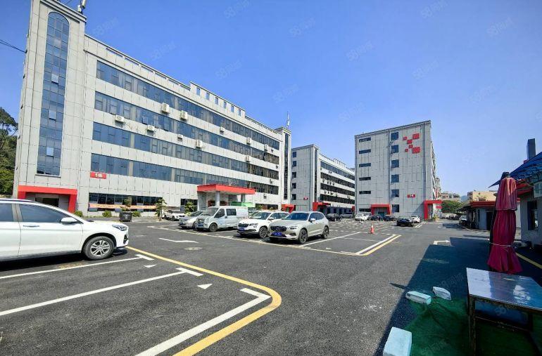 龙岗横岗六约工业园区原房东楼上1000平带现成精装修厂房出租