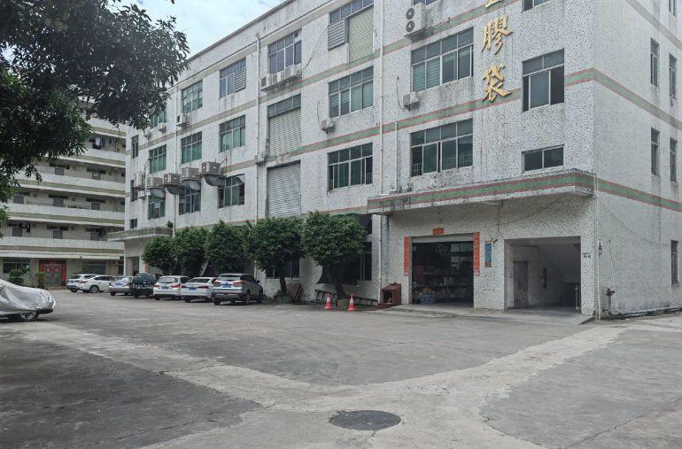 平湖新出带现成装修二楼1580平方厂房仓库出租可分租交通方便