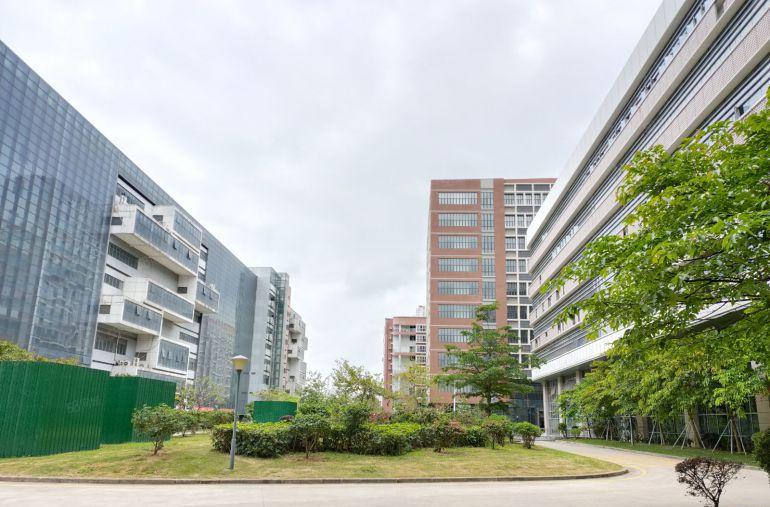 坪地高桥工业区原房东3楼2000平带地坪漆厂房低价出租可分租