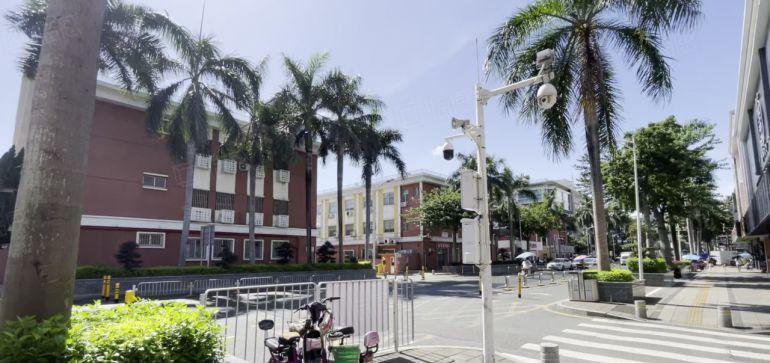 爱联地铁口新出楼上整层1000平方带精装办公室仓库厂房出租