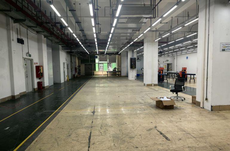 横岗地铁口吉祥科技园原房东红本厂房仓库1000平方大小可分租