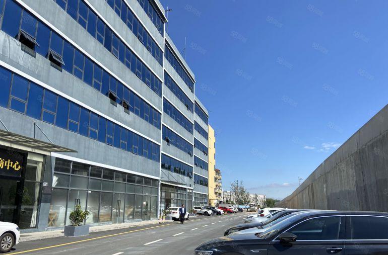 爱联地铁口政府孵化基地精装办公室300平米，有红本，有补贴