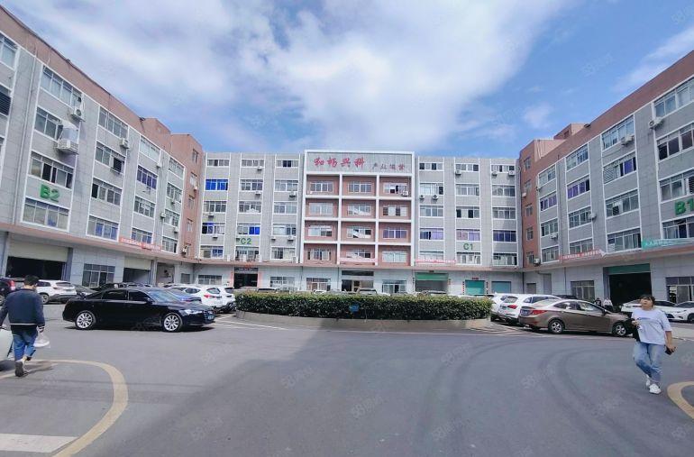 3百平起分租平湖工业园新出楼上1600平厂房仓库出租车位充足