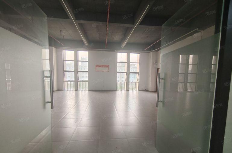 坂田五和云里智能园的小独栋1200平。这里有完善配套设施