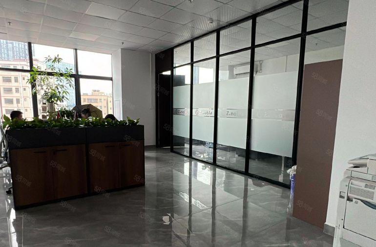 坂田华为地铁口 精装修 带办公用品 整层可分租 原房东直租