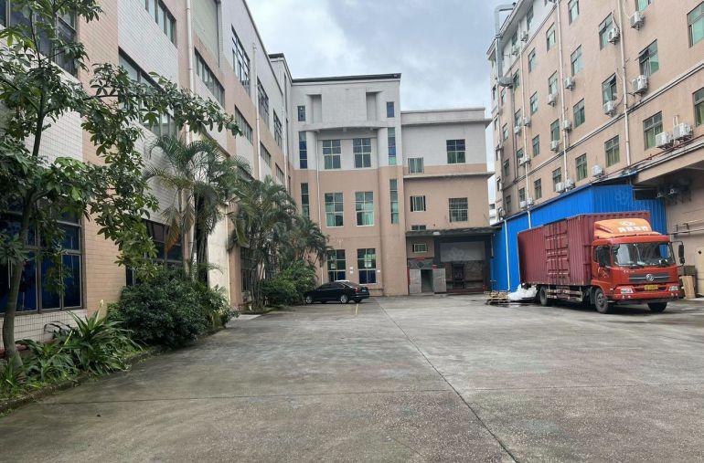 出租，龙岗横岗地铁站厂房办公仓库300平起租，原房东出租