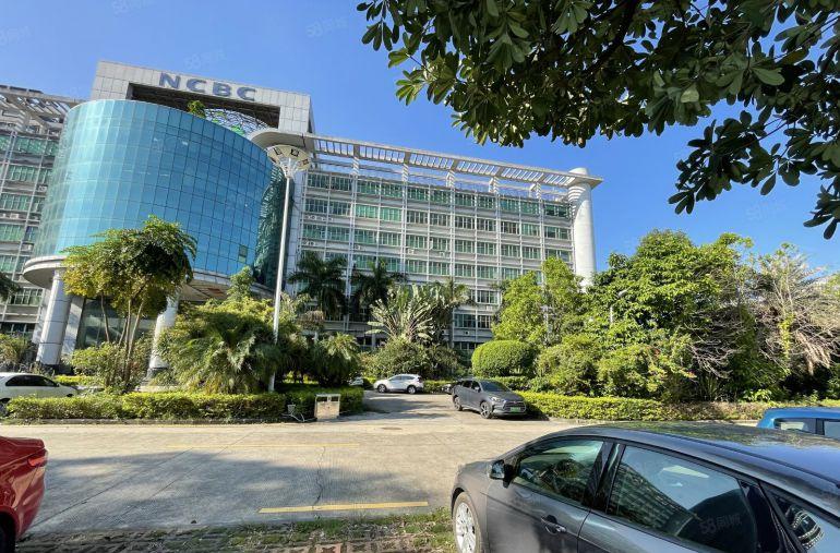 宝龙地铁口原房东园区楼上3000平方，160平方起租，合同长