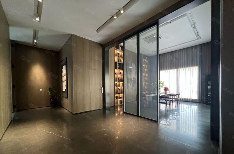 龙岗心城地铁口豪华装修电商办公室500平方厂房出租停车位多