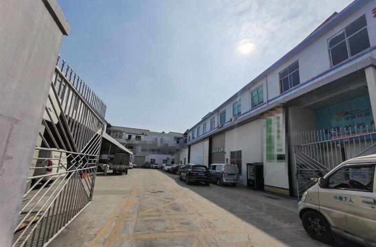 龙岗同乐地铁口独门独院楼上精装面积400平厂房出租报价15元
