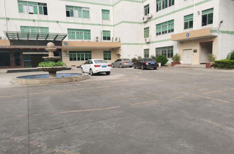 平湖辅城坳工业园区新出厂房一楼仓库出租转租大小可分租易招工