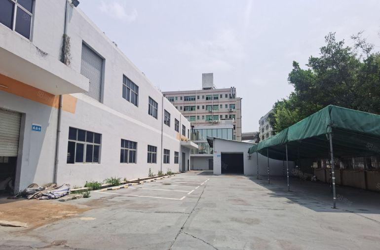 永湖地铁站原房东3280平厂房，层高6米，带精装修办公室！