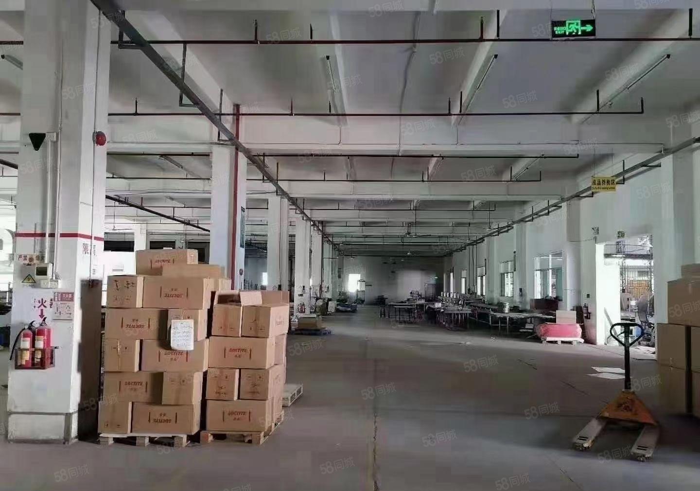 平湖华南城禾花地铁口三楼800平方出租300起分地铁口带装修