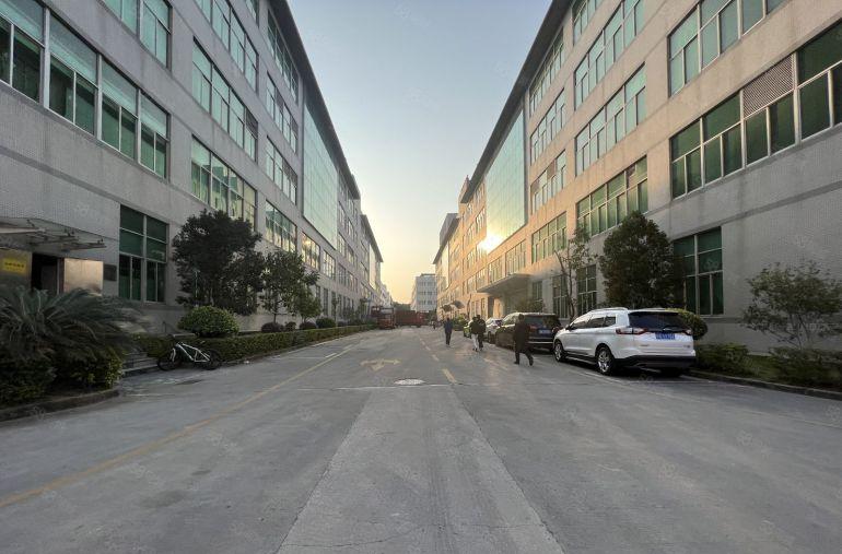 宝龙原房东实际面积厂房出租2500平方起分租含税管理费好招工