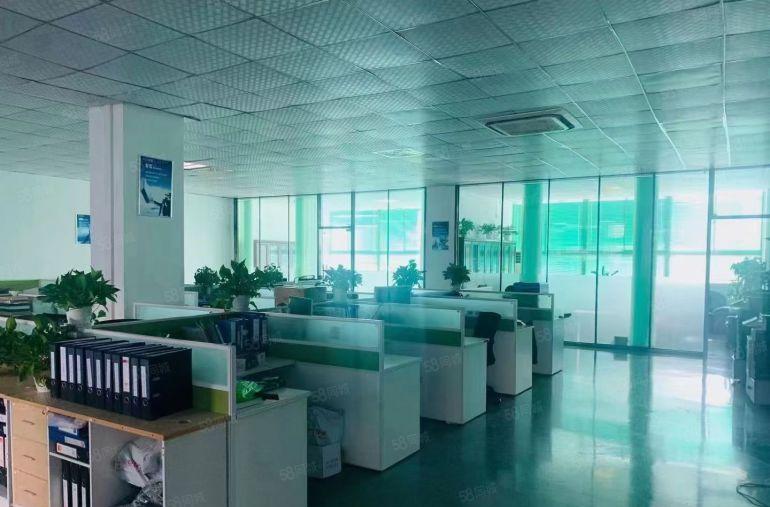 平湖华南城附近二楼带精装修1000平方厂房招租