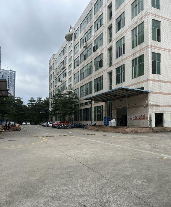 平湖木古地铁口达尔讯工业区一楼厂房出租800平米实用面积出租