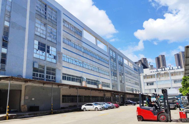 龙岗宝龙物流园楼上2000平出租，带卸货平台园区空地大