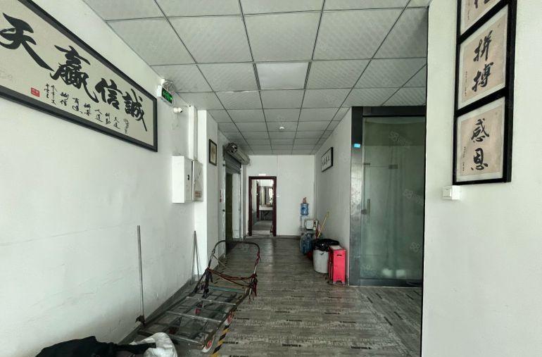 出租横岗安良原房东精装服装厂800平米，水电齐全无公摊