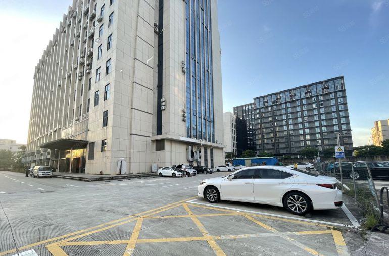 龙岗双龙地铁口电商孵化基地新出楼上300平办公仓库厂房出租