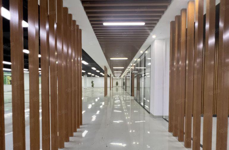 龙岗中心城楼上2000平方厂房办公仓库出租带豪华装修现成水电